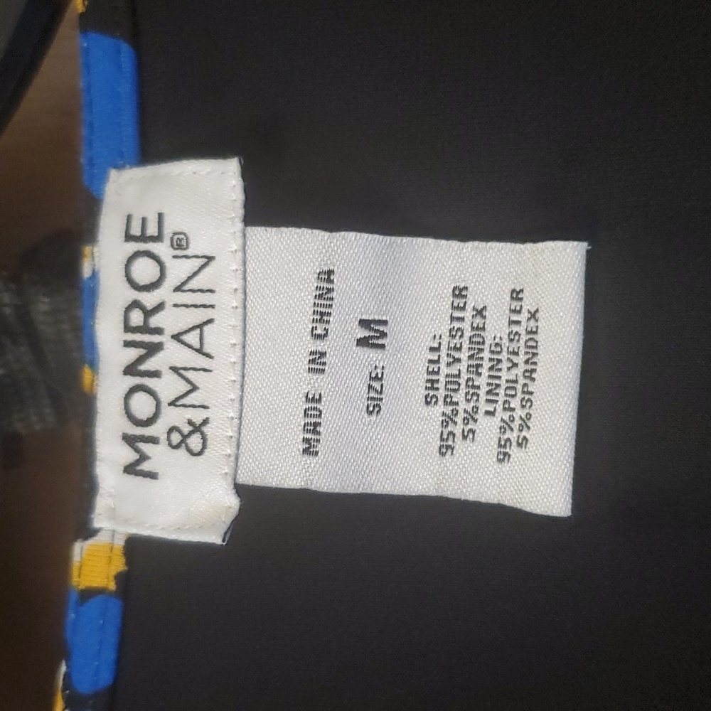 Blouses - Picture 2 of 4